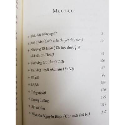 Sách - Tiếng Người Trong Văn - Hồi Ức Văn Chương - NXB Phụ Nữ