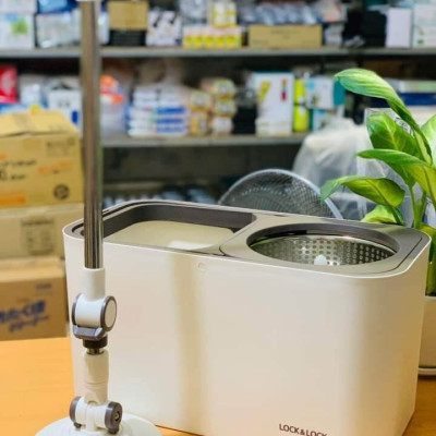 Bộ Lau Nhà Xoay Tay Lock&Lock Dual Bucket Spin Mop  ETM478 ( thùng giặt , cây , 2 bông lau)