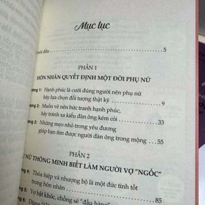 (Combo 2 cuốn) PHỤ NỮ THÔNG MINH BIẾT LÀM NGƯỜI VỢ NGỐC - PHỤ NỮ KHÔN NGOAN KHÉO ĂN NÓI GIỎI LẮNG NGHE – Thu Phương – Liên Việt – NXB Văn Học