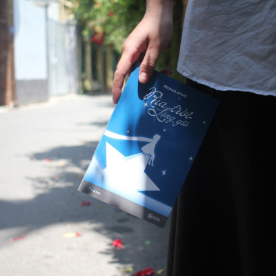 Rìa Trời Lộng Gió - Bản Quyền