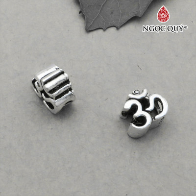 Charm bạc xỏ ngang hình chữ ôm - Ngọc Quý Gemstones