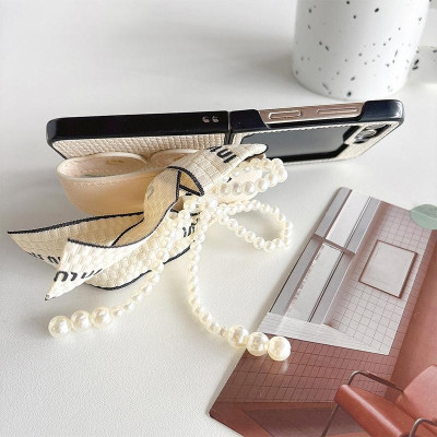 Ốp Lưng Cho Samsung Galaxy Z FLip 6 / Z Flip 5 / Z Flip 4 Smile Đính Đá Nơ To Bản Kèm Dây Ngọc Trai Cầm Tay Xinh Xắn