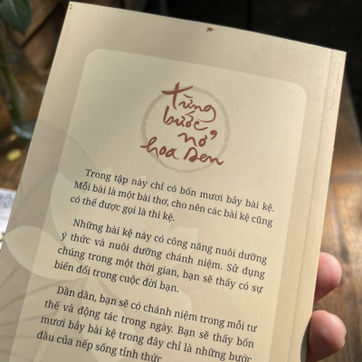 (Tái bản lần thứ 4) TỪNG BƯỚC NỞ HOA SEN – Thích Nhất Hạnh -Saigon Books -NXB Hồng Đức