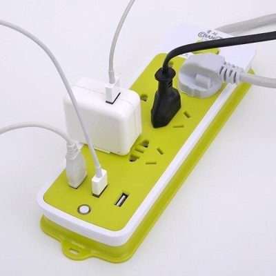 Phụ kiện tiện ích -Ổ cắm điện đa năng chống giật ,có 9 ổ cắm và 3 cổng sạc USB ,tự động ngắt khi quá tải ,sử dụng cho nhiều thiết bị cùng 1 lúc ,có lỗ treo tiện lợi