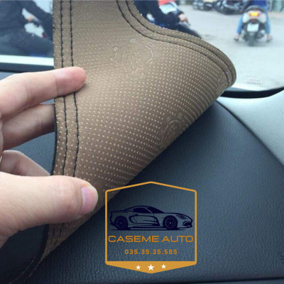 [TOYOTA RAIZE] Thảm Taplo 3 Lớp Dành Cho Xe TOYOTA RAIZE, Nhung Lông Cừu Và Da Vân Carbon Cao Cấp - Hàng Chính Hãng