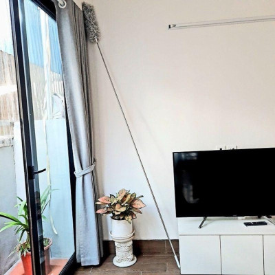 Cây chổi lông quét bụi trần nhà  kéo dài 2M8  , lông mềm mịn  ,vệ sinh đồ trên cao  dễ dàng đi sâu vào mọi ngóc ngách nhỏ nhất , làm sạch mọi vết bẩn cứng đầu