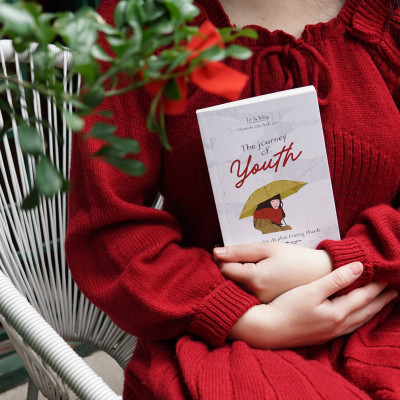 Combo 3 cuốn Sách Công Bằng Trên Đời Là Do Bạn Nỗ Lực Giành Lấy +  Gửi Cậu Một Cái Ôm Vì Đã Không Bỏ Cuộc + The Journey Of Youth (Chưa kịp lớn đã phải trưởng thành bản song ngữ Việt - Anh)