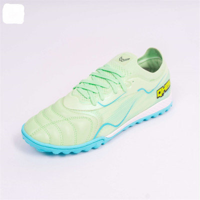 Giầy đinh đá bóng sân cỏ nhân tạo Quang Hải 19Z-VOL tặng kèm tất đá bóng