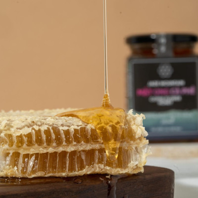 Combo 3 Mật Ong Bánh Tổ Jade Mountain Chứa Sáp Ong Nguyên Vẹn Vị Ngọt Tự Nhiên Chất Lượng Cao 500gr