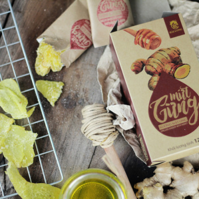 Combo Hạt Sen Sấy Hải Long (230g) + Mứt Gừng Nướng Mật Ong Hải Long (120g)