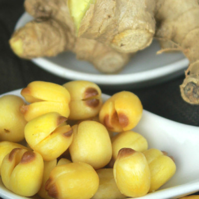 Combo Hạt Sen Sấy Hải Long (230g) + Sen Sấy Gừng Mật Ong Hải Long (230g)