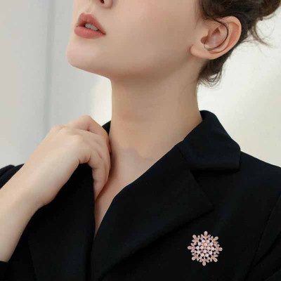 Trâm cài áo nữ hình bông tuyết đính đá sang trọng