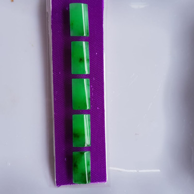 1 bộ lắc tay hình chữ nhật bóng đẹp Dài 13mm x Ngang 7mm x Cao 2mm Đá Ngọc Cẩm Thạch tự nhiên Xanh Ngọc tươi bóng đẹp Nữ bọc vàng đeo đẹp sang quà tặng ý nghĩa gửii đến Mẹ và người thân ạ