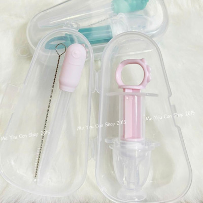 Bộ 2 Món Dụng Cụ Cho Bé Uống thuoc , Sữa, Nước Hoa Quả Đa Năng Tiện Lợi - Kèm Hộp và Cọ Vệ Sinh