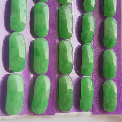 Bộ Lắc Tay Yên Ngựa Mới 4 viên Xanh Ngọc Tươi đều bóng đẹp  Size Dài 20mm x Ngang 9mm x cao 3mm Đá Ngọc Cẩm Thạch tự nhiên  Nữ mệnh mộc hỏa thủy bọc vàng đeo đẹp sang món quà tặng ý nghĩa gửi đến Mẹ và người thân ạ