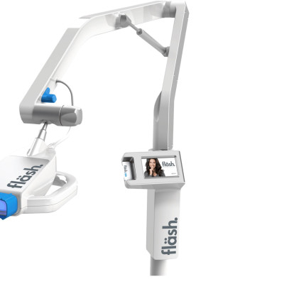 Dịch Vụ Tẩy Trắng Răng Chỉ Sau 30 Phút Với Công Nghệ FLASH-WHITESMILE Tại Nha Khoa Kim Xuân