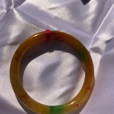 CHIẾC VÒNG TQUÝ 52 GỒM 4 MÀU TỨ QUÝ TÔNG CAM BÔNG ĐỎ 2 VÂN XANH LÁ TƯƠI ĐẸP NỮ 47kg đến 56kg