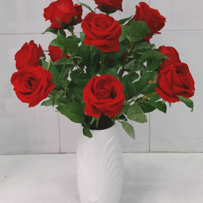 Hoa hồng nhung giả bông to cành dài 70cm đường kính bông 10cm chất liệu nỉ nhung - HÀNG CAO CẤP