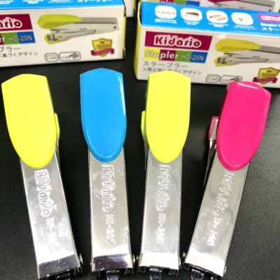 Bấm Kim Số 10 Kidario HD-20N (16 Tờ)-Giao Màu Ngẫu Nhiên