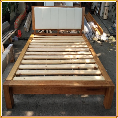 Giường ngủ Juno sofa gỗ sồi mặt nệm 