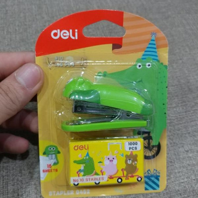 Bộ Bấm Kim + Kim 10 - Deli 0452 - Mẫu 1 - Xanh Lá