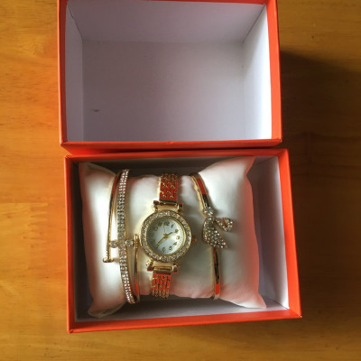 Set hộp  phụ kiện đeo tay 3 món , phong cách thanh lịch thời trang sang trọng cho nữ