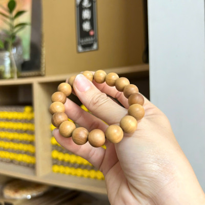 Vòng gỗ Đàn Hương size 12ly thượng hạng thơm ngọt như nước hoa phong thuỷ tài lộc bình an may mắn