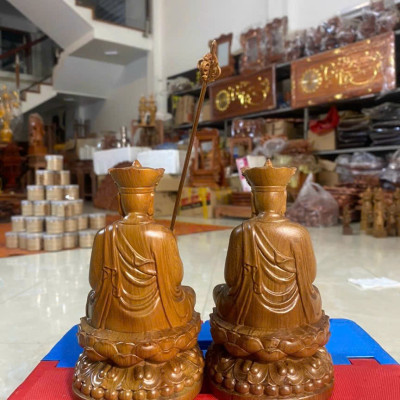 Tượng phật địa tạng vương bồ tát bằng gỗ bách xanh thơm nức kt cao 15×9×8cm 