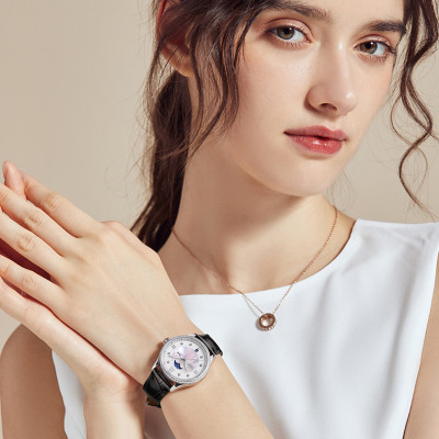 Đồng hồ nữ chính hãng I&W CARNIVAL IW582G-2 Kính sapphire ,chống xước ,Chống nước 30m ,Bảo hành 24 tháng,Máy cơ (Automatic),dây da cao cấp, thiết kế đơn giản dễ đeo