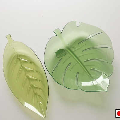 Đĩa nhựa pha lê hình chiếc lá Yamada Monstera - Hàng Nội Địa Nhật Bản