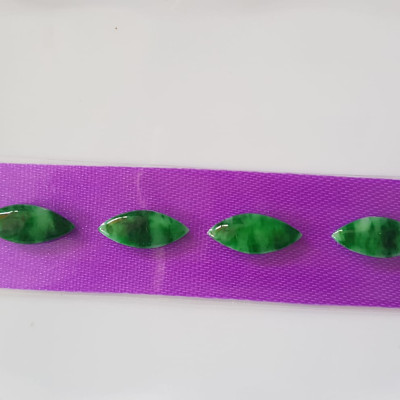  Bộ lắc hạt dưa mới rất đẹp đá cẩm thạch tự nhiên Size Dài 15mm x Ngang 6mm x dầy 2mm màu xanh lý sơn thủy bóng đậm đẹp sang Nữ lên lắc tay bằng vàng đeo rất đẹp luôn món quà tặng Mẹ, Vợ, người thân ý nghĩa ạ