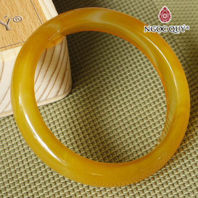 Vòng mã não chalcedony vàng cam bản hẹ (bản 11-12mm) - Ngọc Quý Gemstones