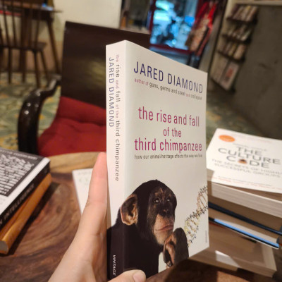 Sách - The Rise and Fall of the Third Chimpanzee by Jared Diamond - Science/ Nonfiction in English