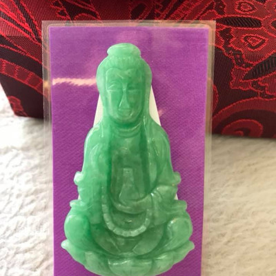 MẶT DÂY CHUYỀN PHẬT QUAN ÂM ĐEO CHUỖI DÀI NGỒI ĐÀI SEN  CHẤT LIỆU ĐÁ CẨM THẠCH XANH LÝ TỰ NHIÊN ĐẸP  Size Cao 58mm x Ngang 33mm x Dầy 6mm