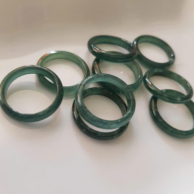 Chiếc Nhẫn nữ mới đá cẩm thạch xanh lam ngọc tự nhiên  Nhẫn bản nhỏ Ni 16mm x cao 3mm  x dầy 2mm màu xanh nhẹ nhàng đều xuất sắc đem lại may mắn tài lộc rẻ đẹp dành cho các Chị em nữ đeo tay ngón bất kỳ nhẫn 16mm ạ