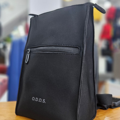 Balo thời trang Tucano O.D.D.S Trip, màu đen, thương hiệu Ý, bảo hành 2 năm