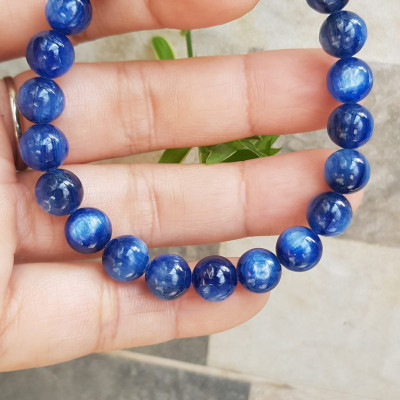 Vòng tay nữ đá  kyanite tự nhiên hay đá Sapphire nước xanh dương Đậm bóng đẹp 8mm đẹp sang tốt sức khỏe , mang lại may mắn, tài lộc nữ mệnh Thủy mệnh Mộc đeo ạ