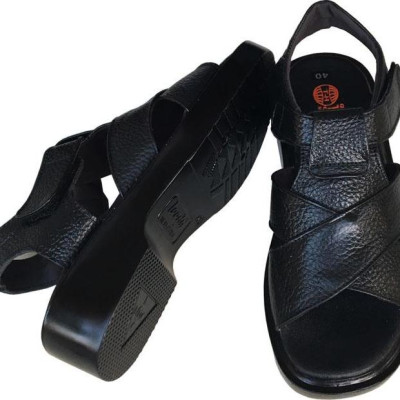 Dép sandal nam Trường Hải da bò cao cấp mềm mại không bong tróc màu đen đế PU siêu nhẹ cao 5cm SDN001