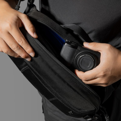 TÚI ĐEO CHÉO TOMTOC (USA) WANDER-T26 STEAM DECK – ROG ALLY DAILY SLING BLACK – T26S1D1 - Hàng Chính Hãng