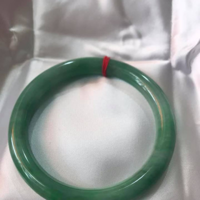 CHIẾC VÒNG TAY NỮ LÝ SỊN SAO 55MM HÀNG CAO CẤP 100% CẨM THẠCH THIÊN NHIÊN XANH NGỌC ĐẬM VÂN RẤT SANG NỮ 55KG ĐẾN 65KG