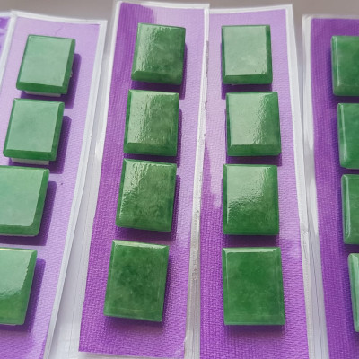 BỘ Lắc Tay Mới 4 viên Hình Chữ Nhật Vuông Xanh Ngọc Tươi đều bóng đẹp Size Dài 14mm x Ngang 12mm x cao 3mm Đá Ngọc Cẩm Thạch tự nhiên Nữ mệnh mộc hỏa thủy bọc vàng đeo đẹp sang món quà tặng ý nghĩa gửi đến Mẹ và người thân ạ