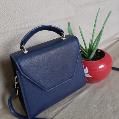 Túi hộp nhỏ đeo chéo phong cách trẻ trung