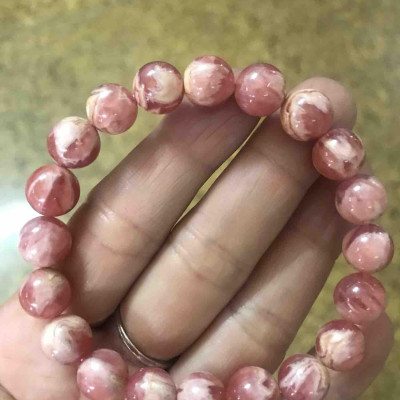 CHIẾC VÒNG TAY ĐÁ ĐÀO HOA TỰ NHIÊN HỒNG 8MM NỮ MỆNH HỎA MỆNH THỔ