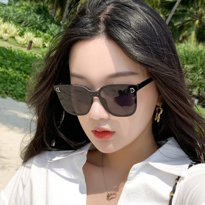 Kính râm đen gọng to ,kính mát unixsex nam nữ Hàn Quốc phụ kiện thời trang phong cách hiện đại , kèm hộp đựng  sang trọng 