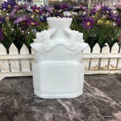 Tượng ông Kim Tiền cầm thỏi vàng kim nguyên bảo phong thủy mang lại may mắn tài lộc đá cẩm thạch trắng đặt bàn thờ thần tài - Cao 15 cm