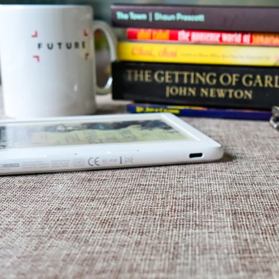 Máy đọc sách Kobo Libra (Libra Colour, Libra 2) - hàng nhập khẩu