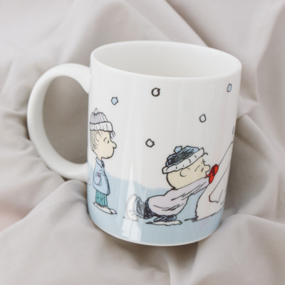 BỘ HAI CỐC CORNINGWARE, HÌNH SNOOPY SNOW, SỨ XƯƠNG, KÈM HỘP ĐỰNG