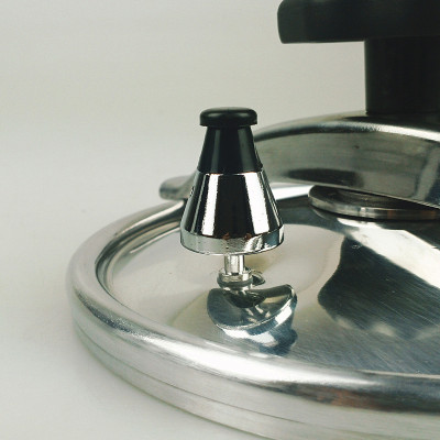 Nồi Áp Suất Đáy Từ Dùng Mọi Bếp NK Media MD-GPC247 (7 lít) - Màu Ngẫu Nhiên - Hàng Chính Hãng