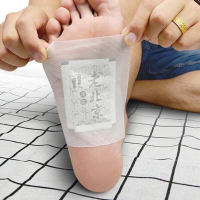 Hộp 50 miếng dán ngải cứu  thải độc chân 