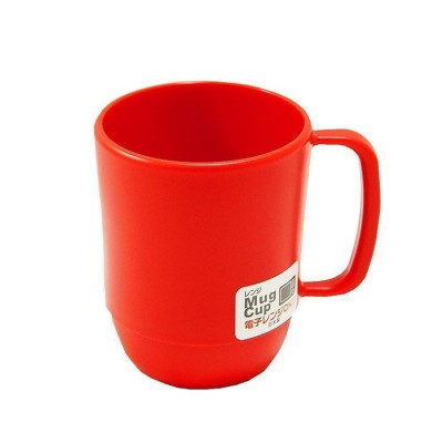 Cốc nhựa Inomata 350ml có kiểu dáng đơn giản cùng quai cầm chữ c tiện dụng, chắc chắn - nội địa Nhật Bản